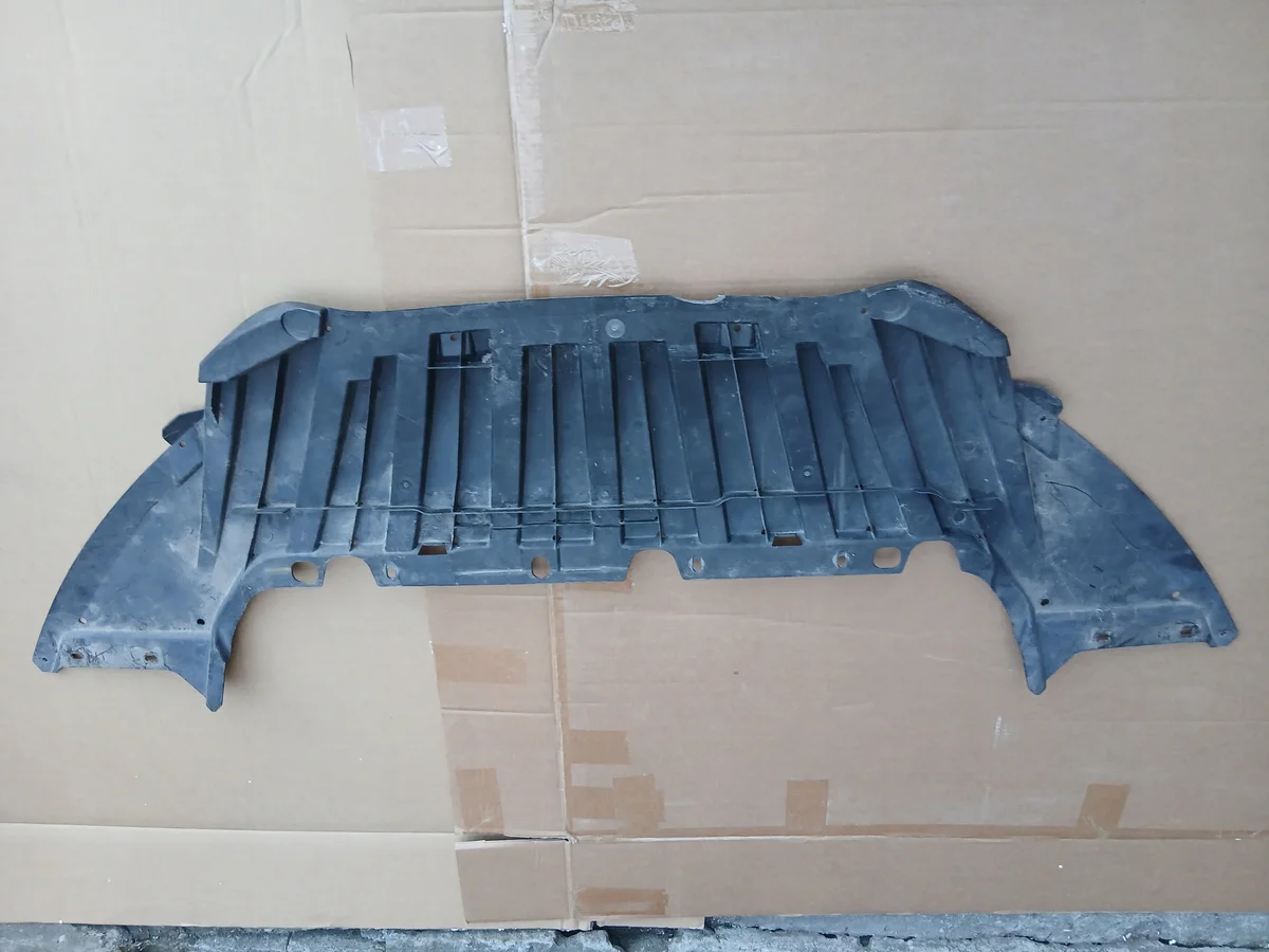 Ford Focus MK3 Bas de pare-chocs avant image 2