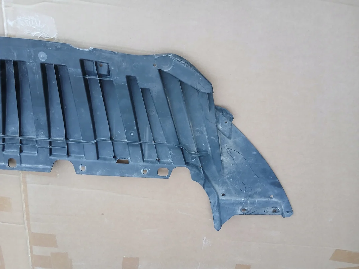 Ford Focus MK3 Bas de pare-chocs avant image 3