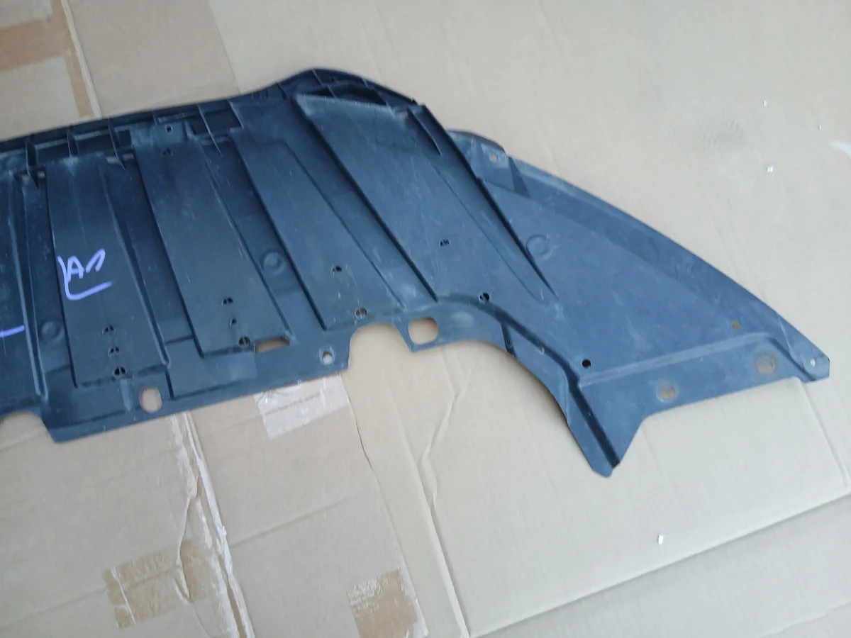 Ford Focus MK3 Bas de pare-chocs avant image 4