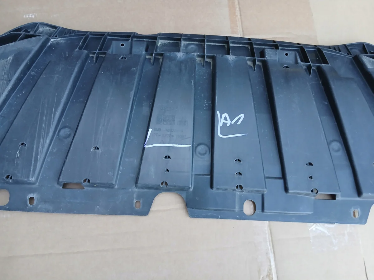 Ford Focus MK3 Bas de pare-chocs avant image 6