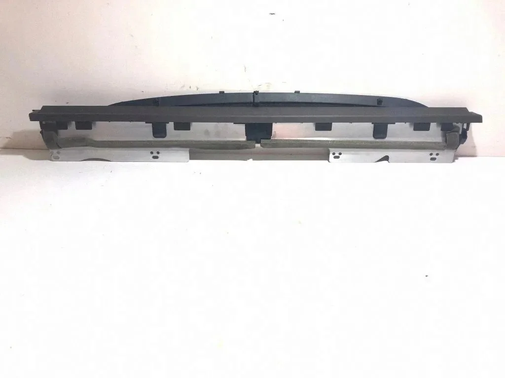 Audi A8 öljymittari 4H0861334 käytetty