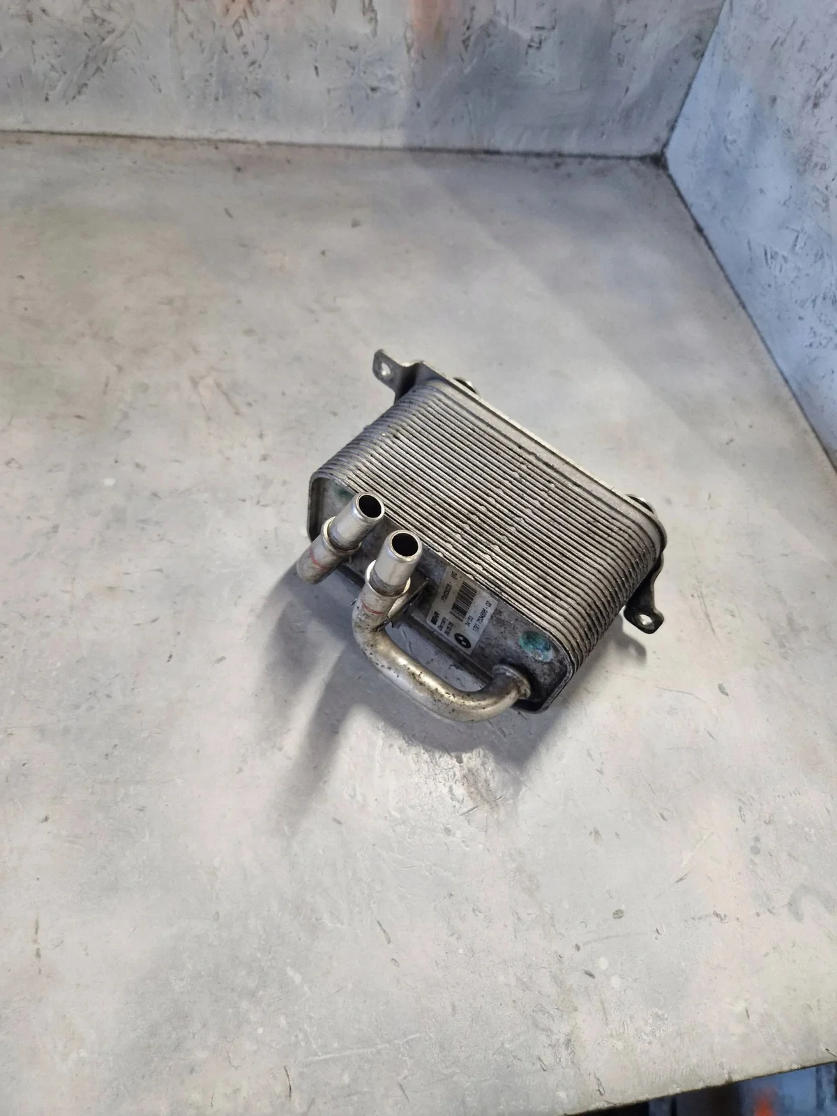 BMW 6 E63 Vaihteistoöljyjäähdytin 17217534896