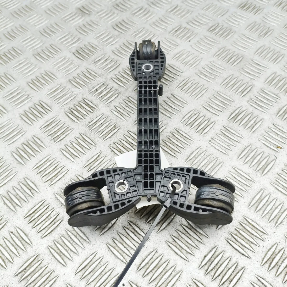 Audi Q4 Sportback AC Compressor Mount Used image 4