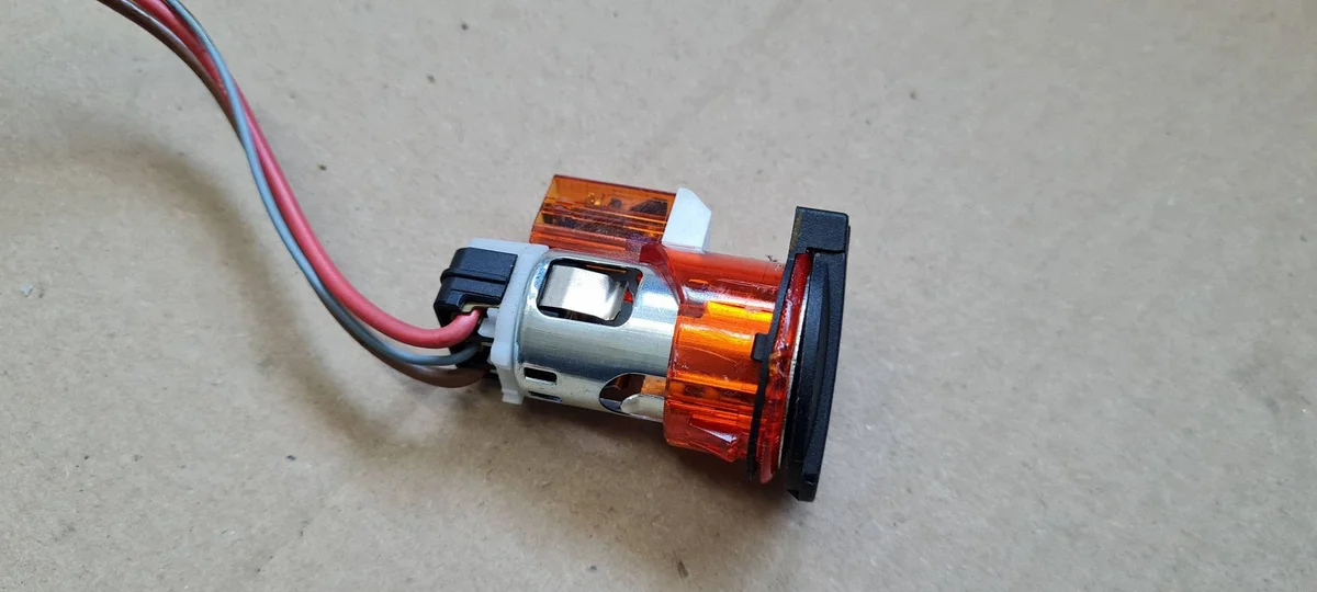 Audi A7 4G 12V Cigarette Lighter Socket image 5