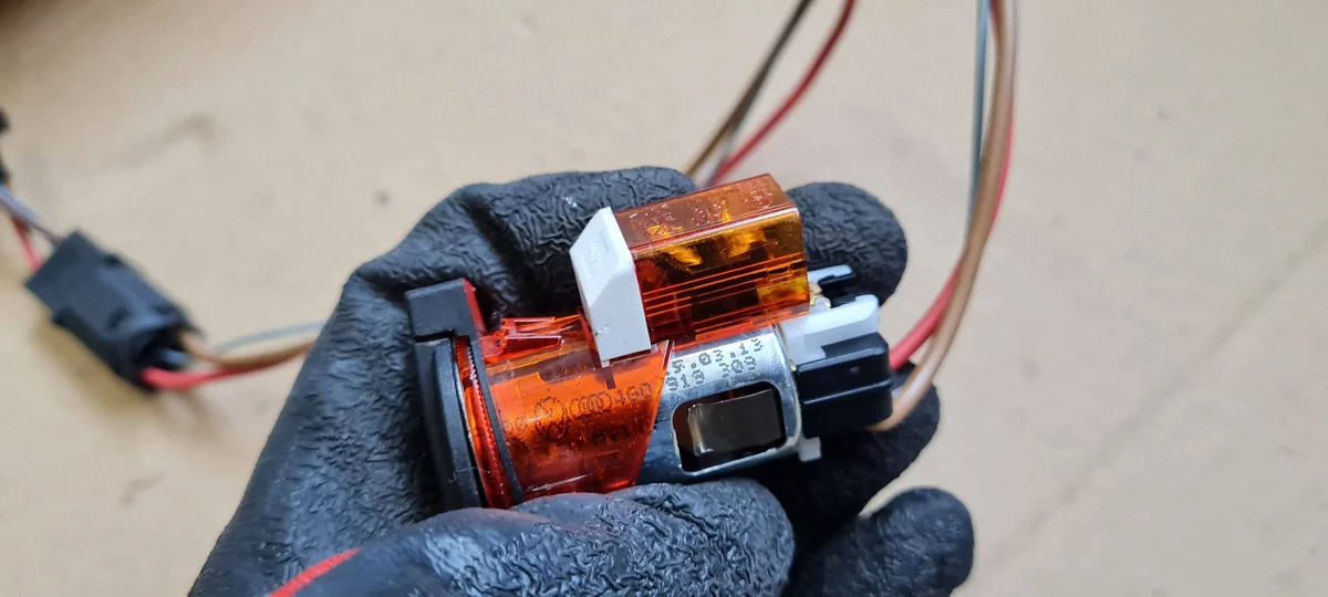 Audi A7 4G 12V Cigarette Lighter Socket image 9
