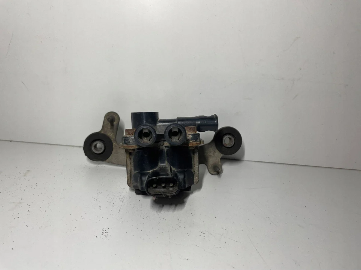 Klepblok luchtvering achter Lexus RX 450H 4809648020