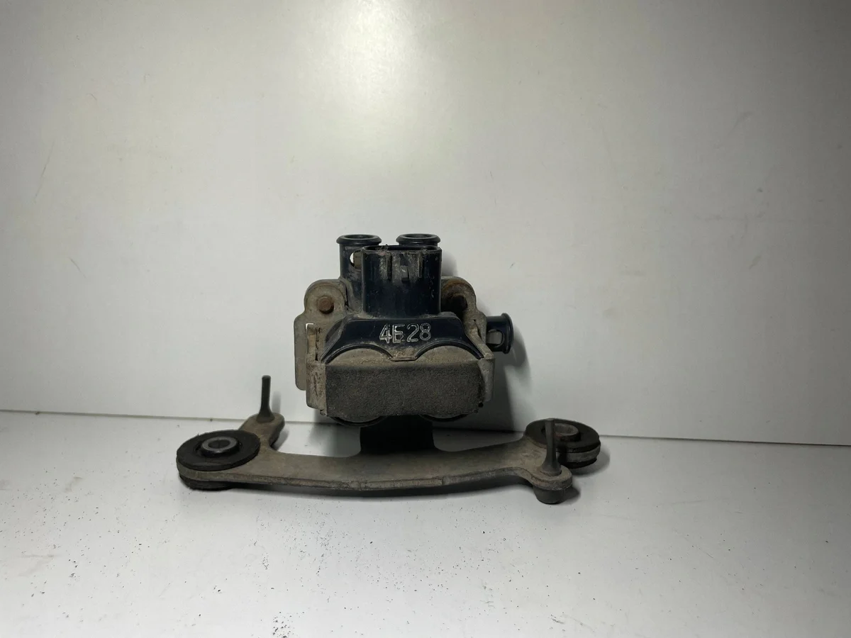 Luftfjädring ventilblock Lexus RX 450H image 3