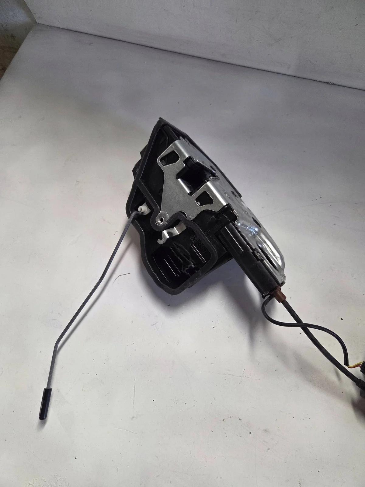 Türschließer hinten BMW 7 F01 F02 F03 F04 image 4