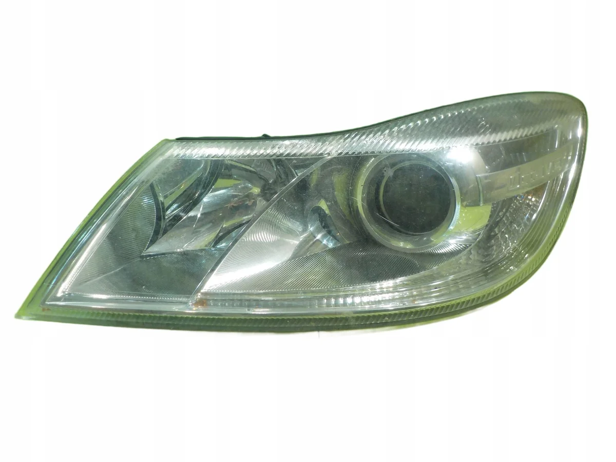 Luz dianteira esquerda Skoda Octavia II 1.8 TSI
