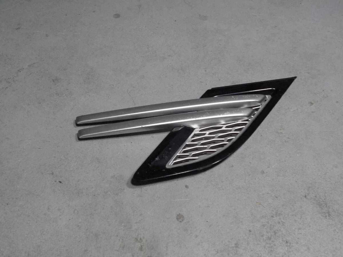 RANGE ROVER SPORT L494 Grille aile droite image 2