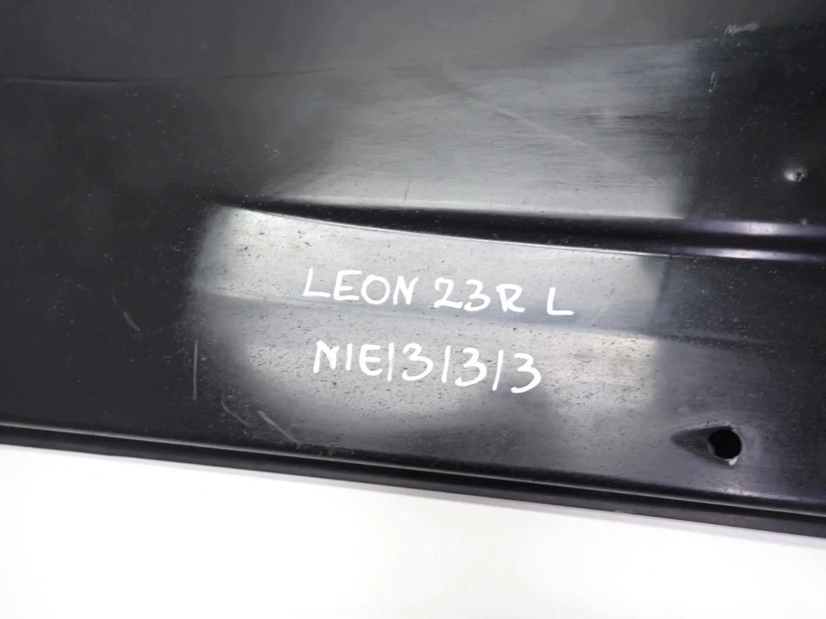 Skyddsplåt underrede vänster SEAT Leon IV 5WA825201E image 6
