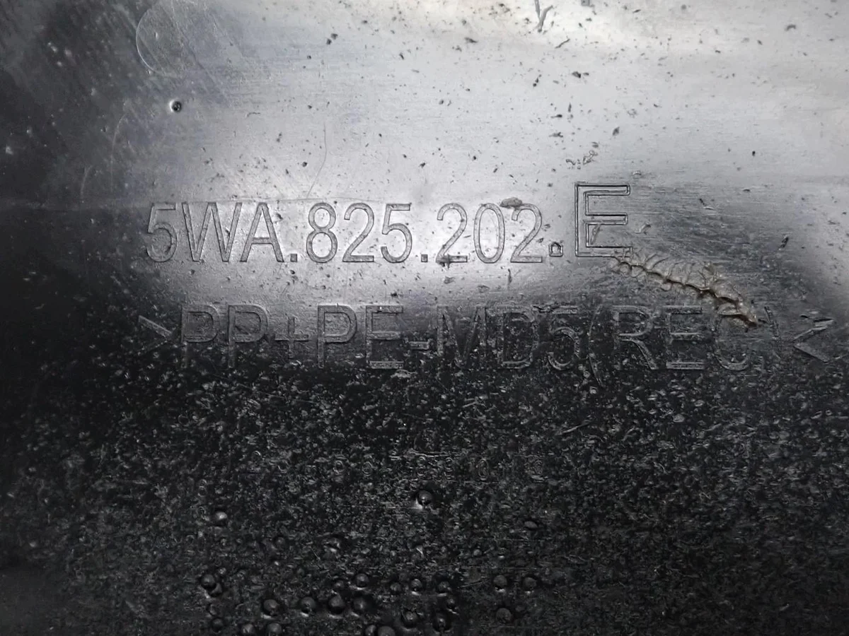 Onderplaat Seat Leon IV 5WA825202E FFF Gebruikt image 5