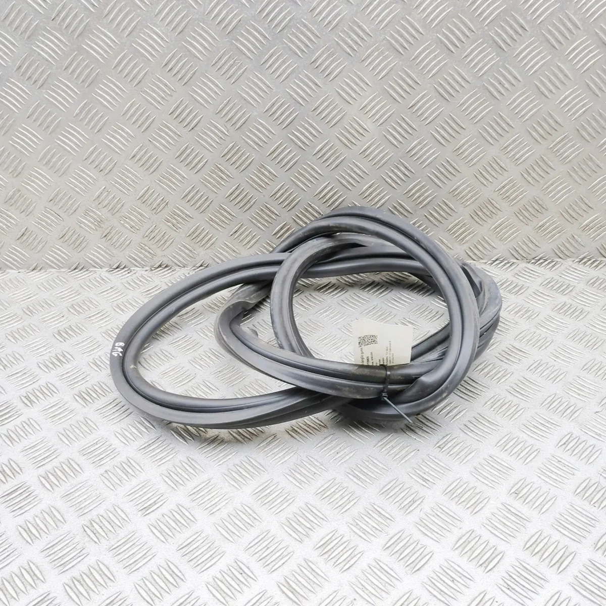 Joint de coffre Tesla Model 3 2024 (172856400C) image 3