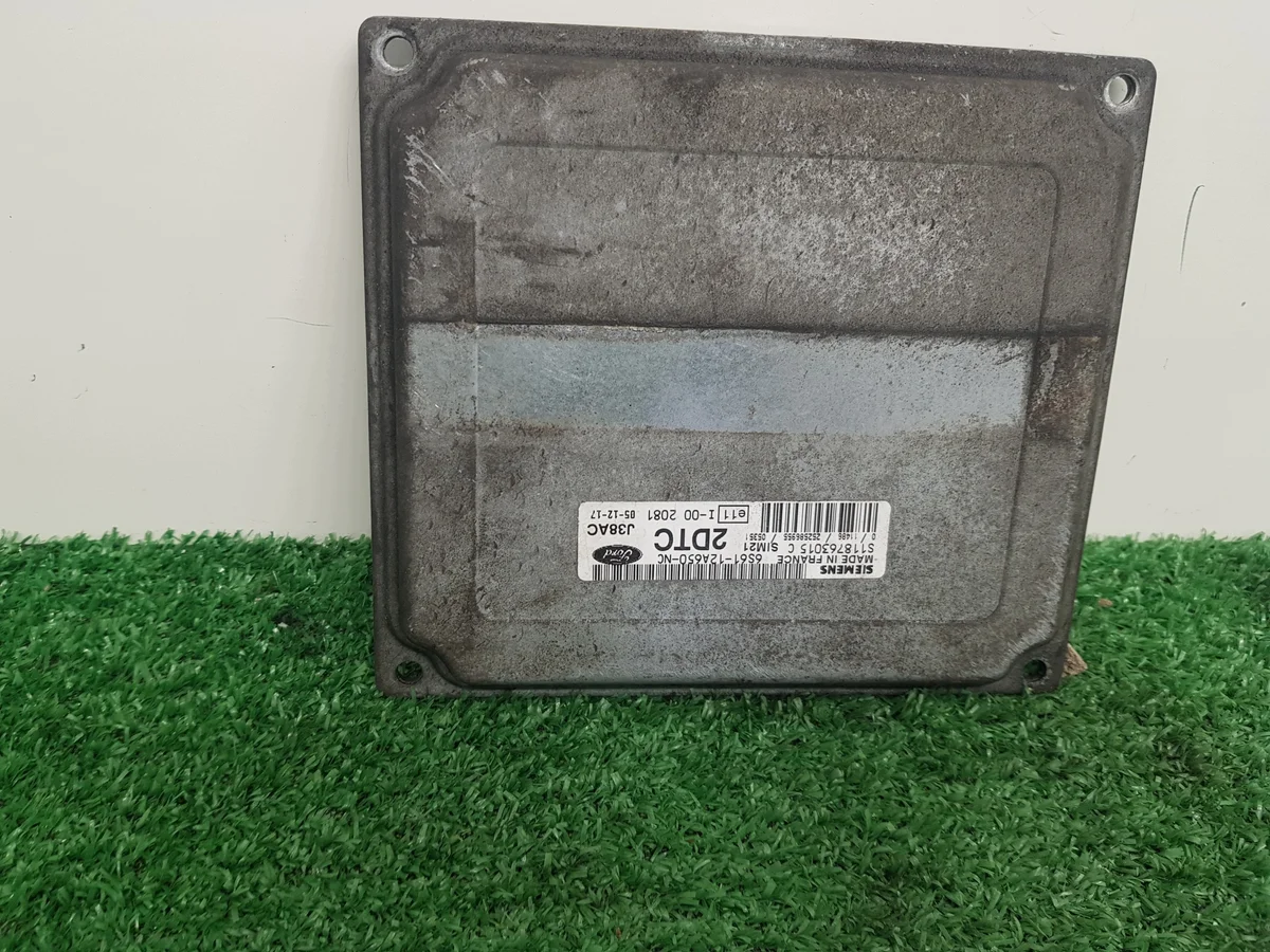 Engine Control Unit Ford Fiesta Mk6 6S61-12A650-NC image 3