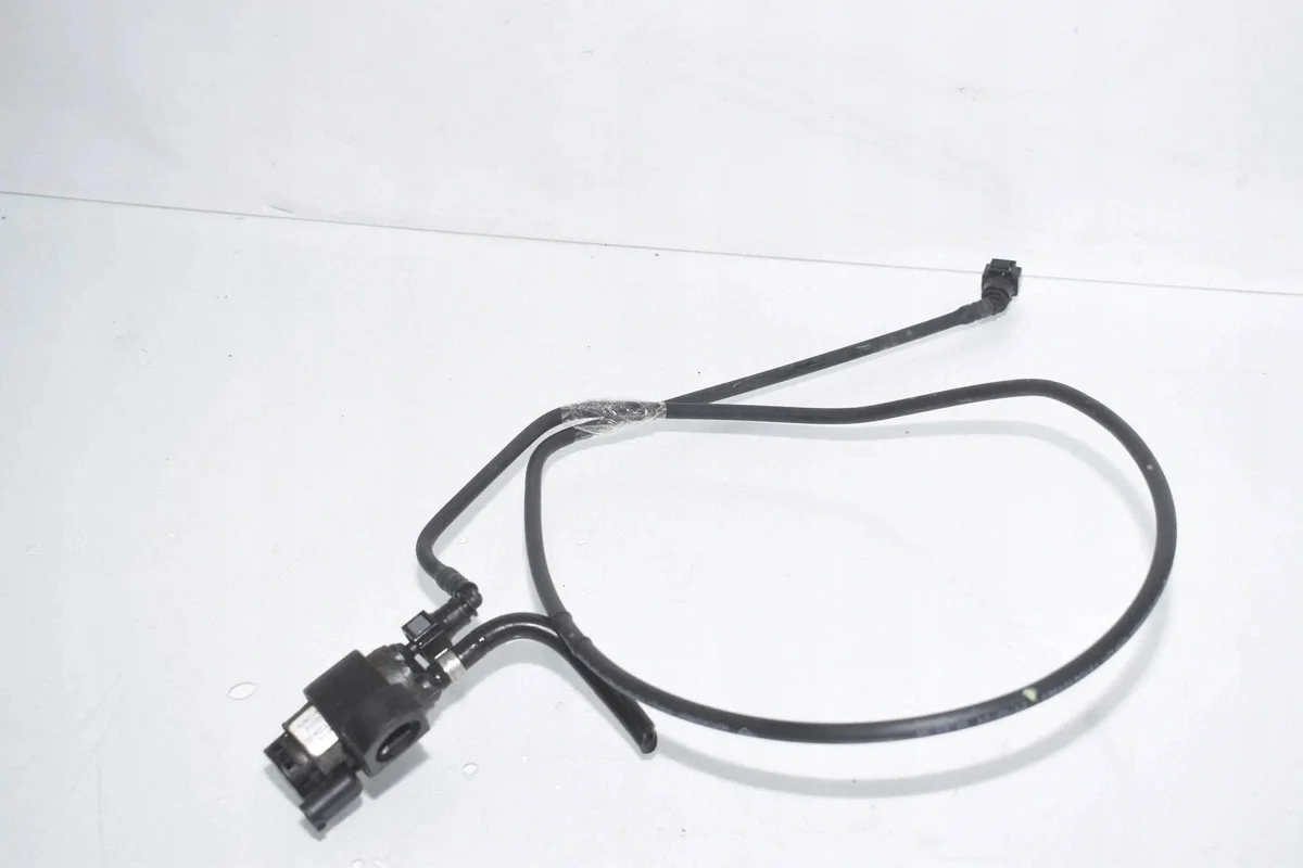 AdBlue pump BMW 3 G20 G21 7421234 image 3