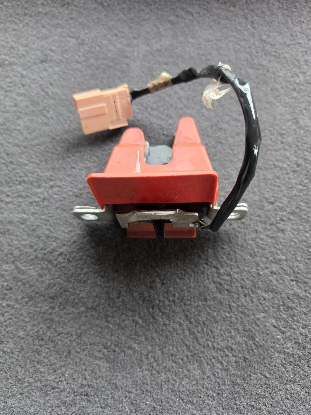 VW Fox Tailgate Latch Lock Used OEM 42342424 image 2