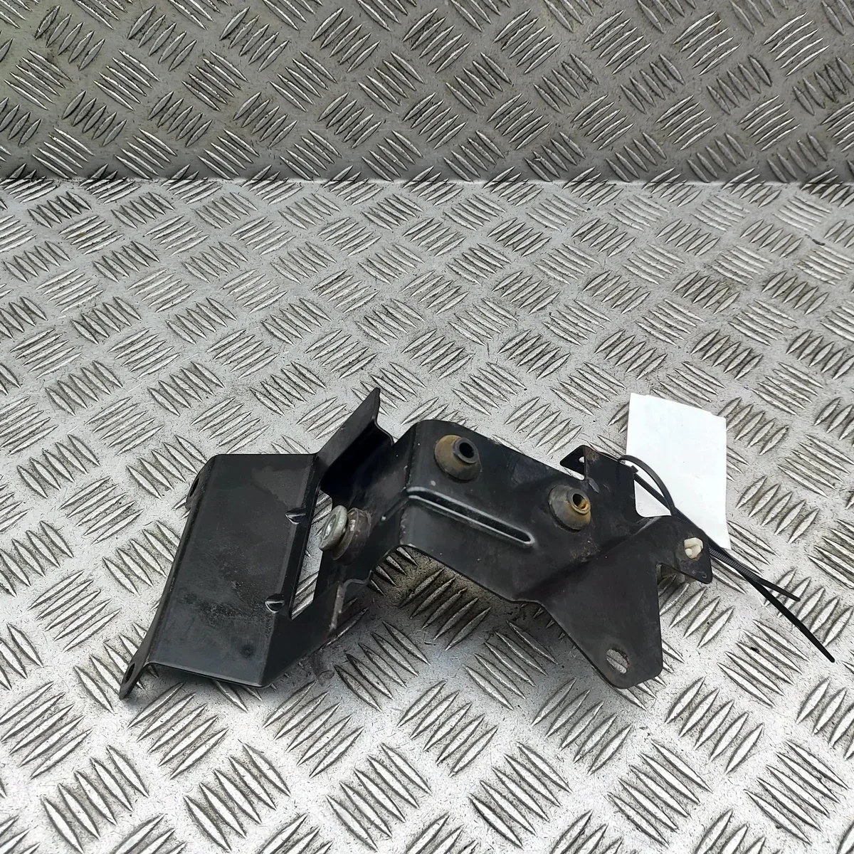 Fäste ABS-pump Nissan NP300 Navara D23 image 5
