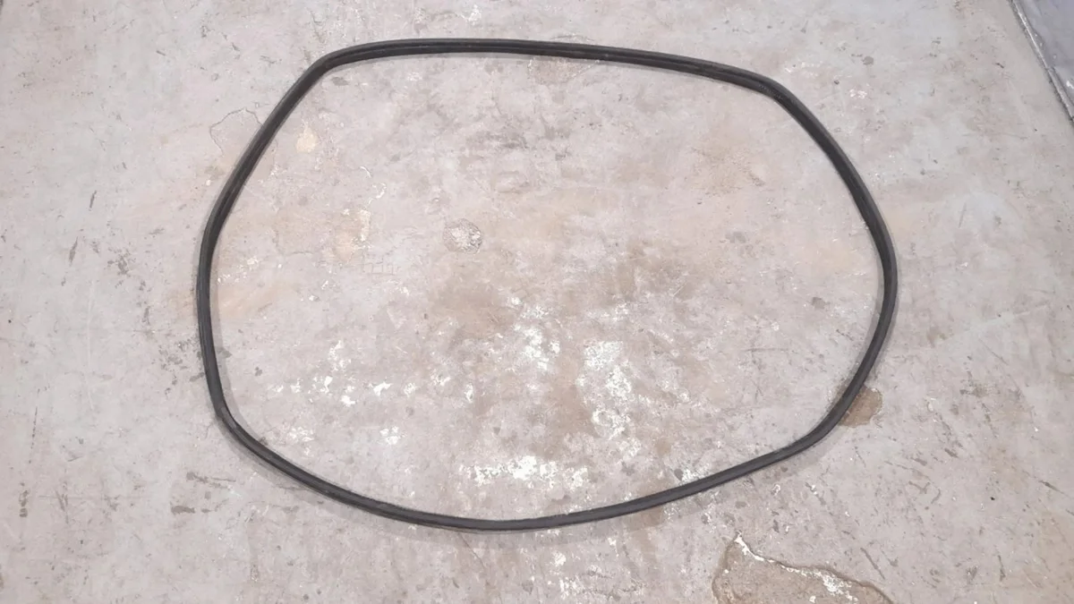 Takaluukun tiiviste Mercedes X204 GLK A2047400478