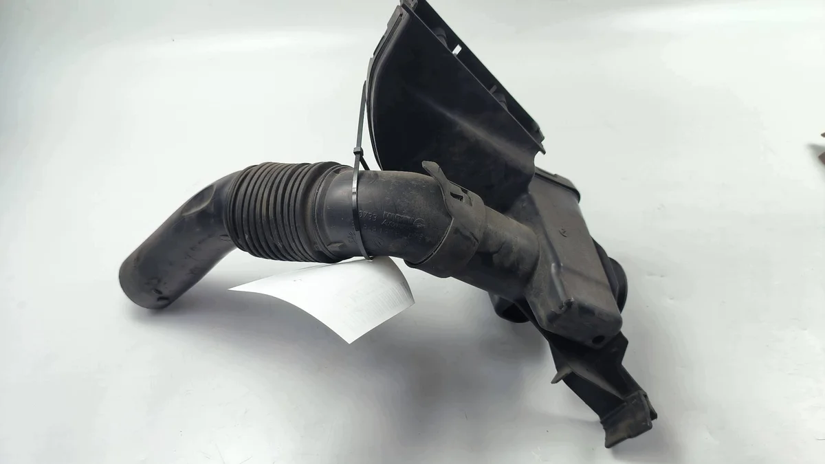 Used Intake Hose 9684813780 for Citroen C4 Cactus