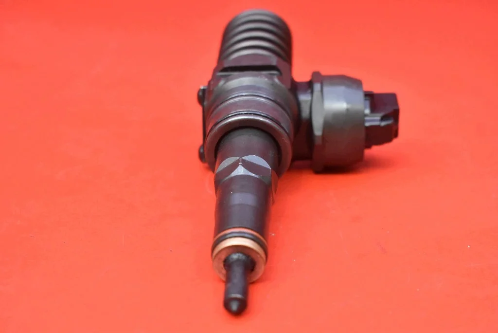 Einspritzdüse 038130073AG Skoda Roomster 1.9 TDI image 6
