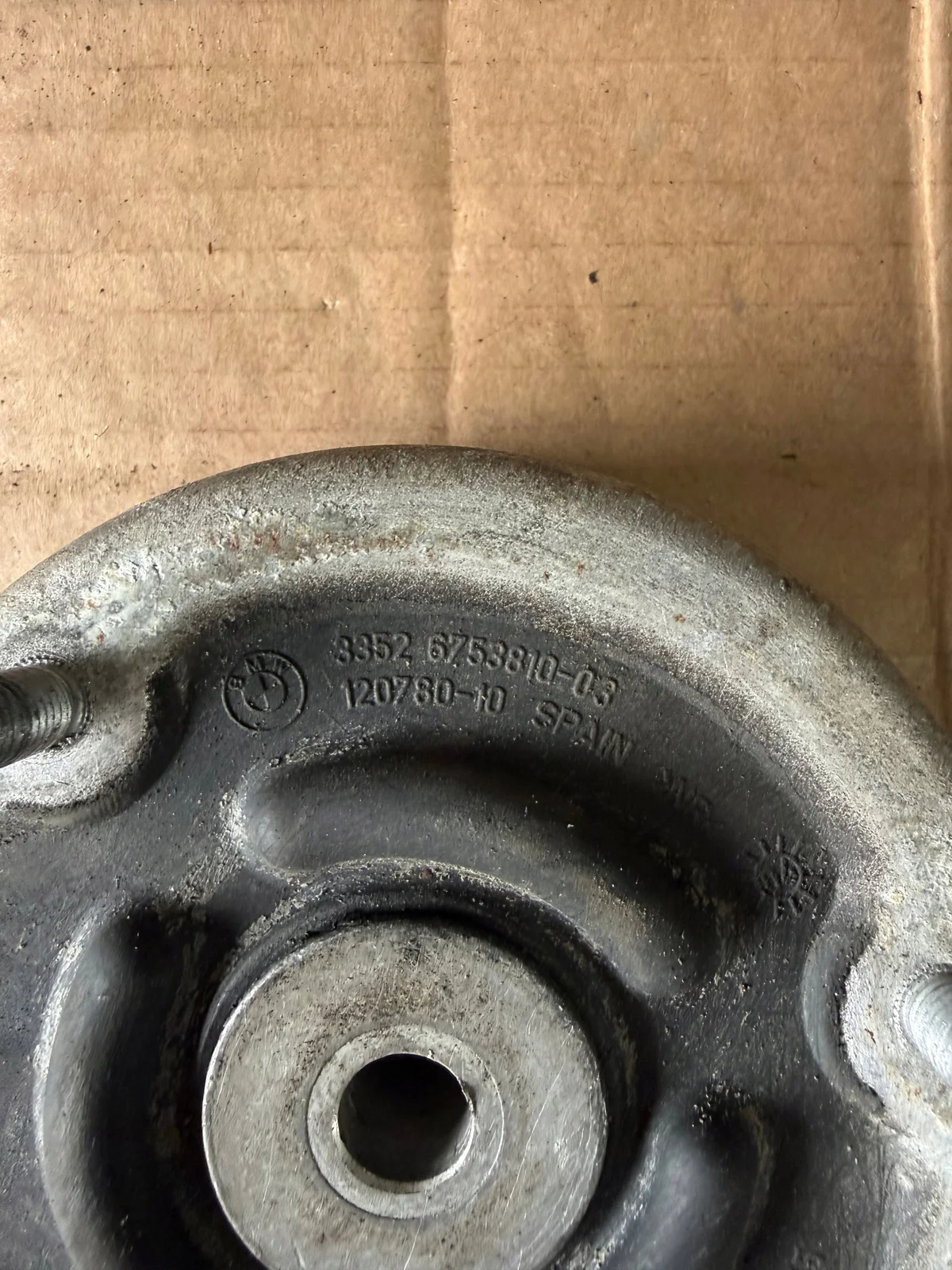BMW 6753810 Soporte Amortiguador Usado