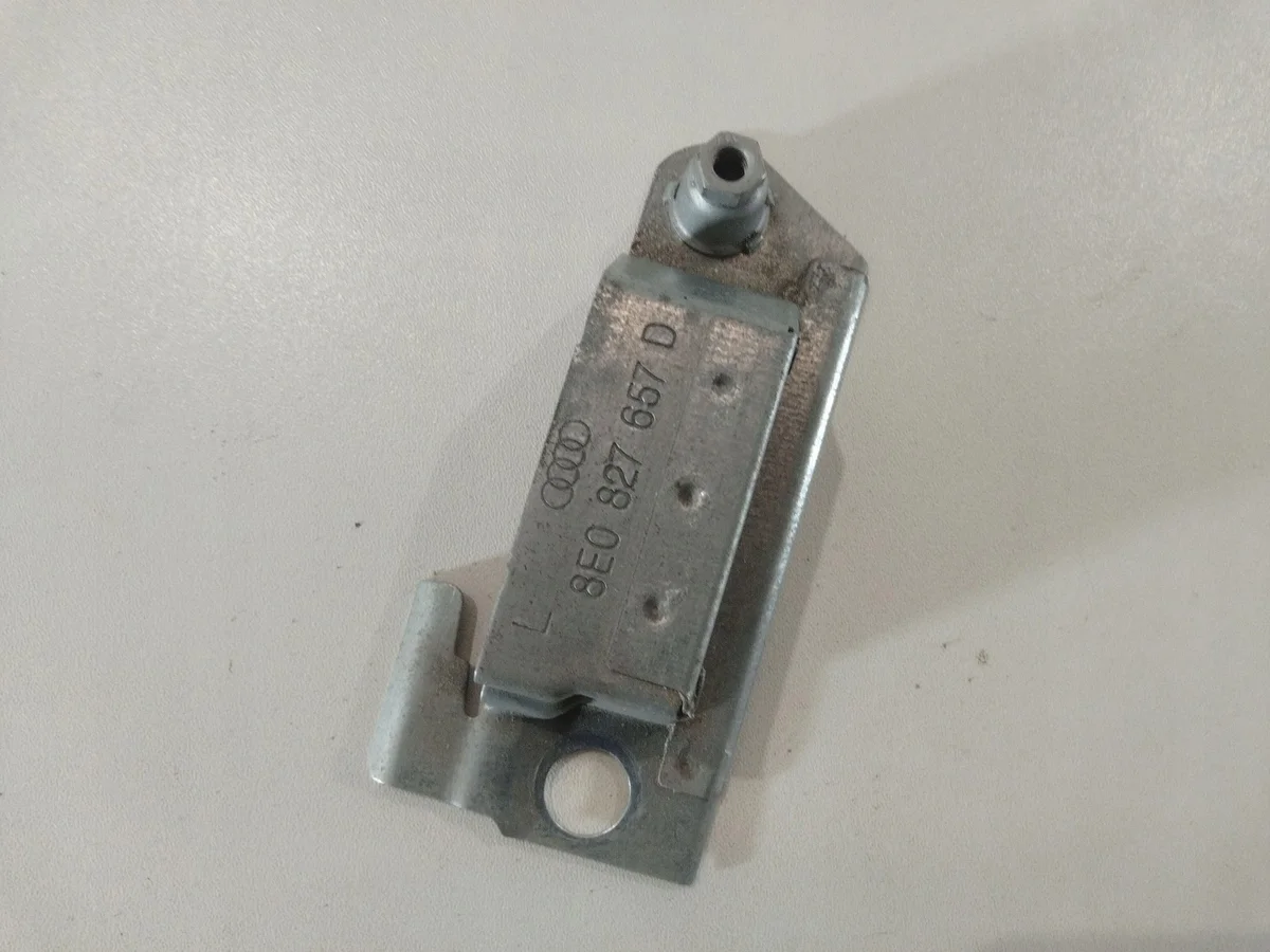Audi A3 S3 8P 2005 Lampe Plaque 8E0827657D image 4