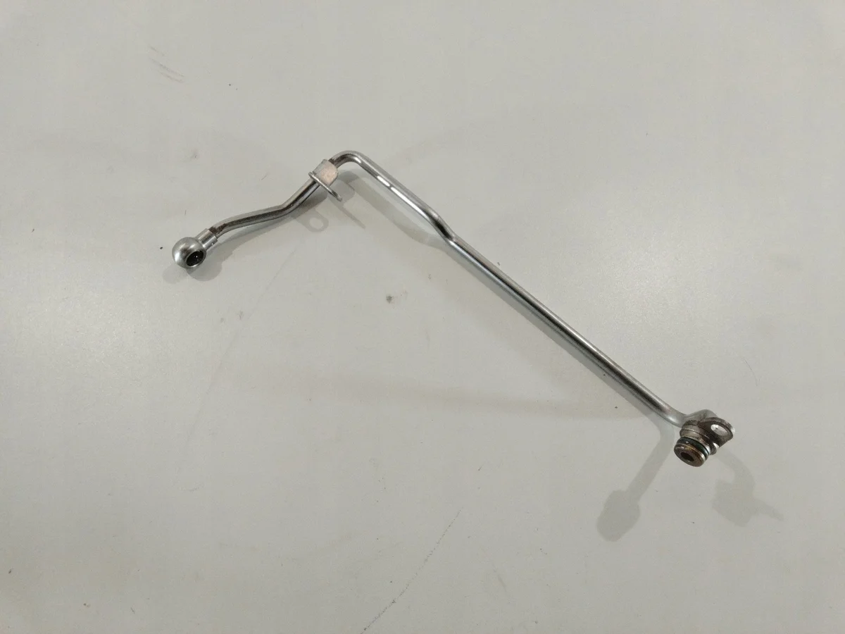 Conduite d'huile radiateur Avant VW Golf VI