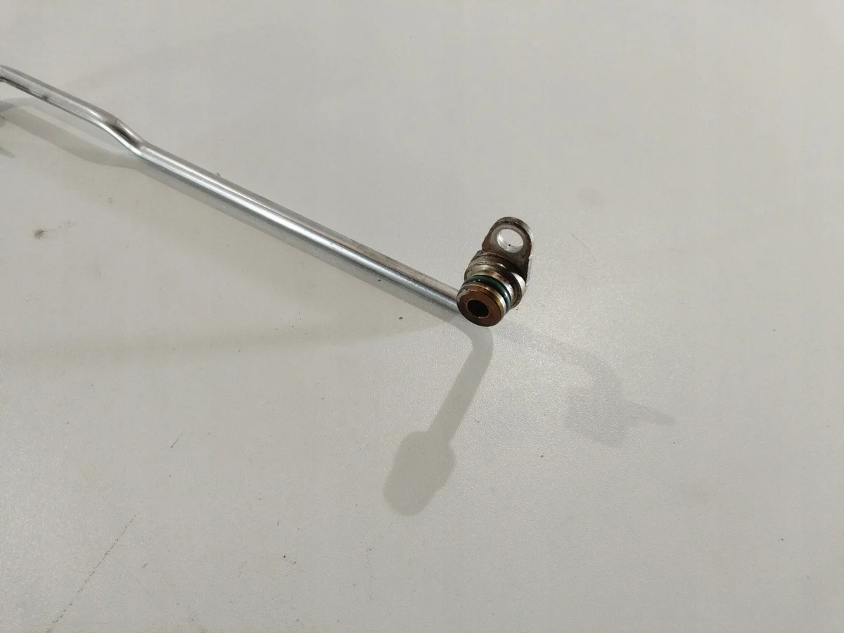 Öljynjäähdyttimen letku VW Golf VI 03C145140