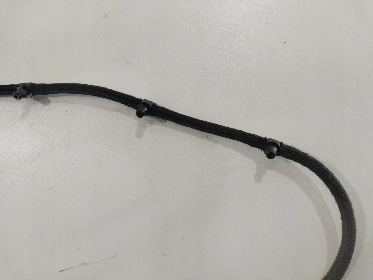 BMW 5 E60 E61 Injector Line Front 13537786544 image 4