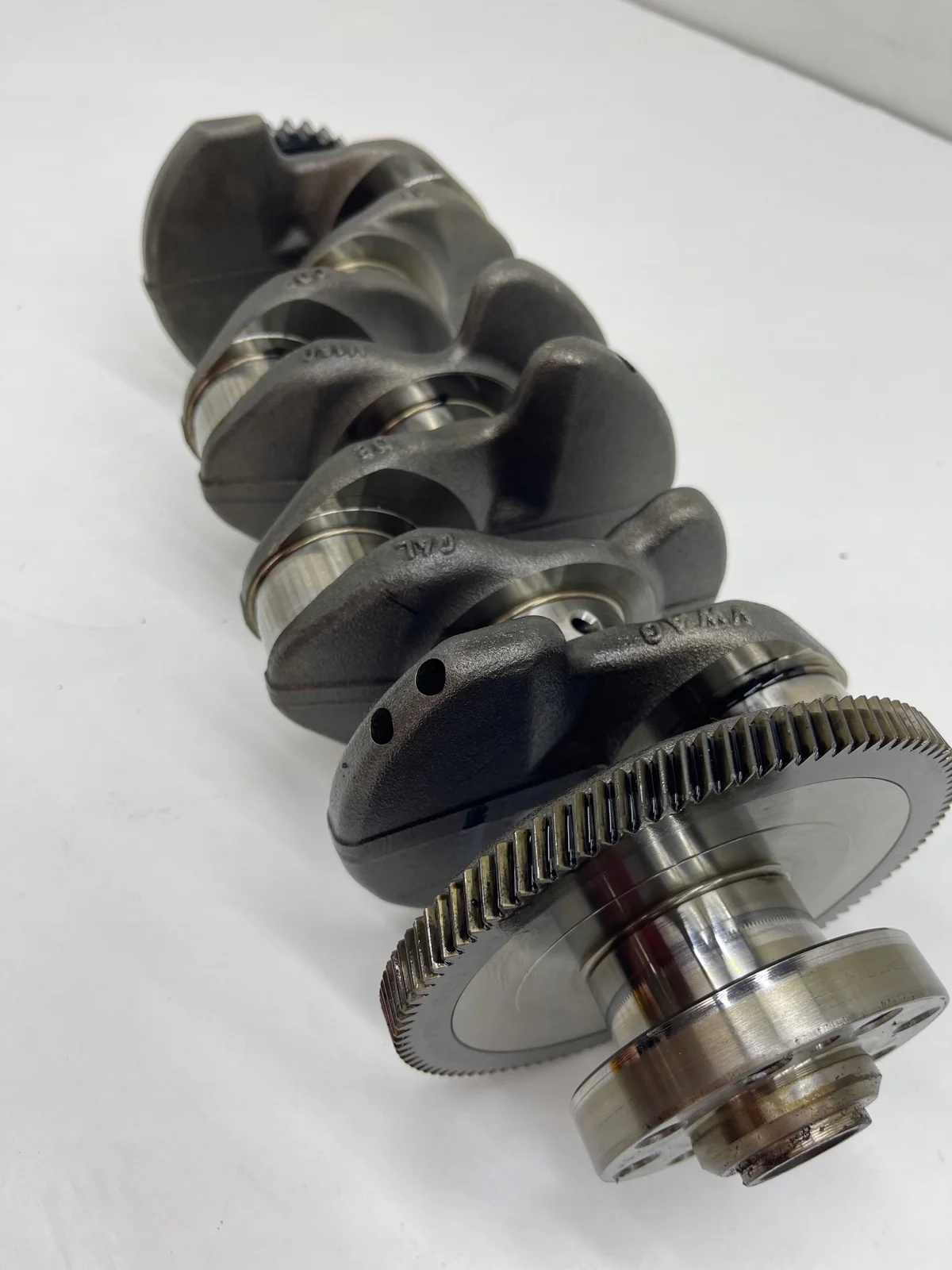 Kampiakseli Audi VW 2.0 TDI 04L105263D image 3