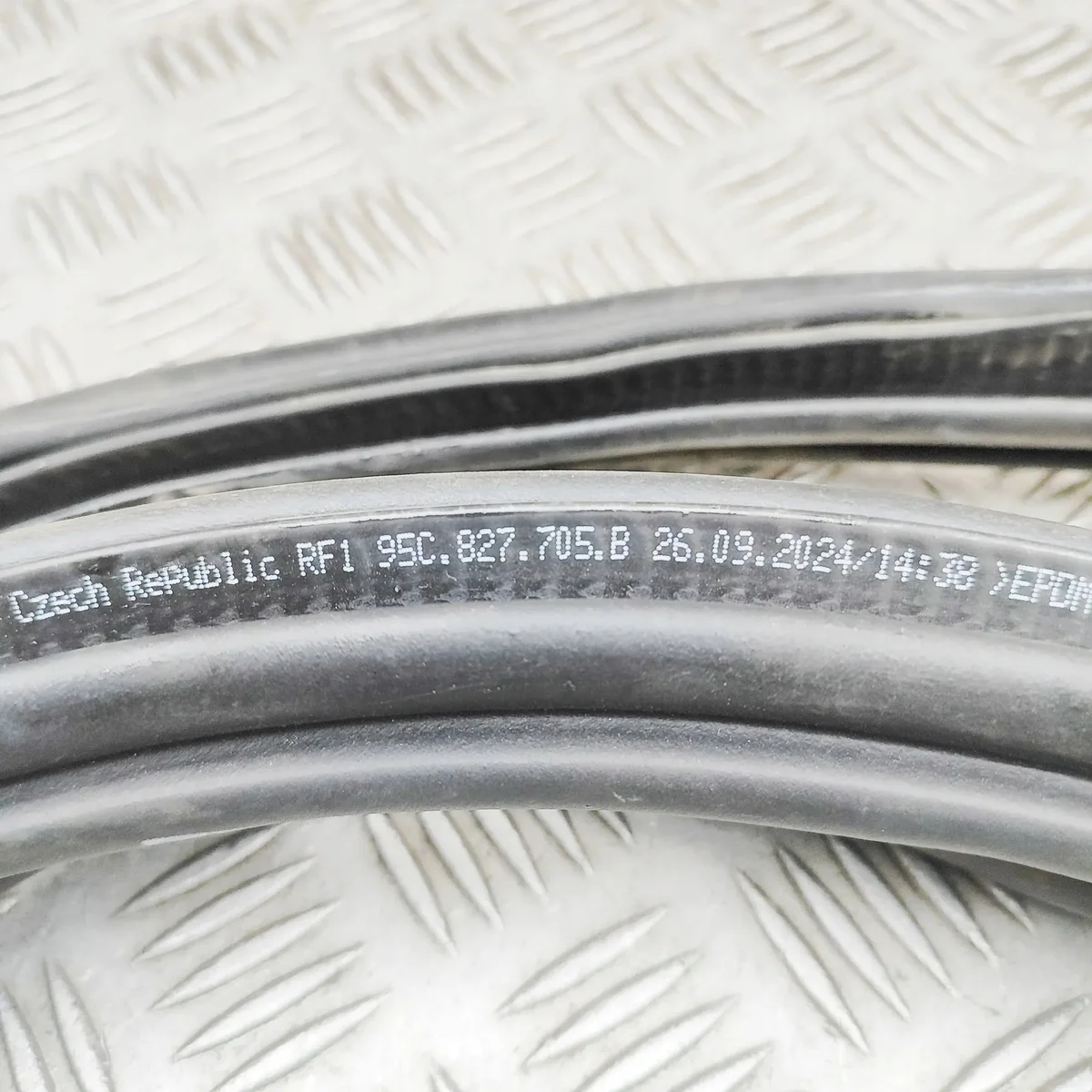 Joint de hayon Porsche Macan 95C827705B image 6