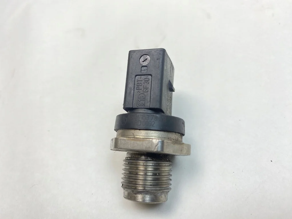 Sensor Presión Combustible Bosch A6420700146 image 4
