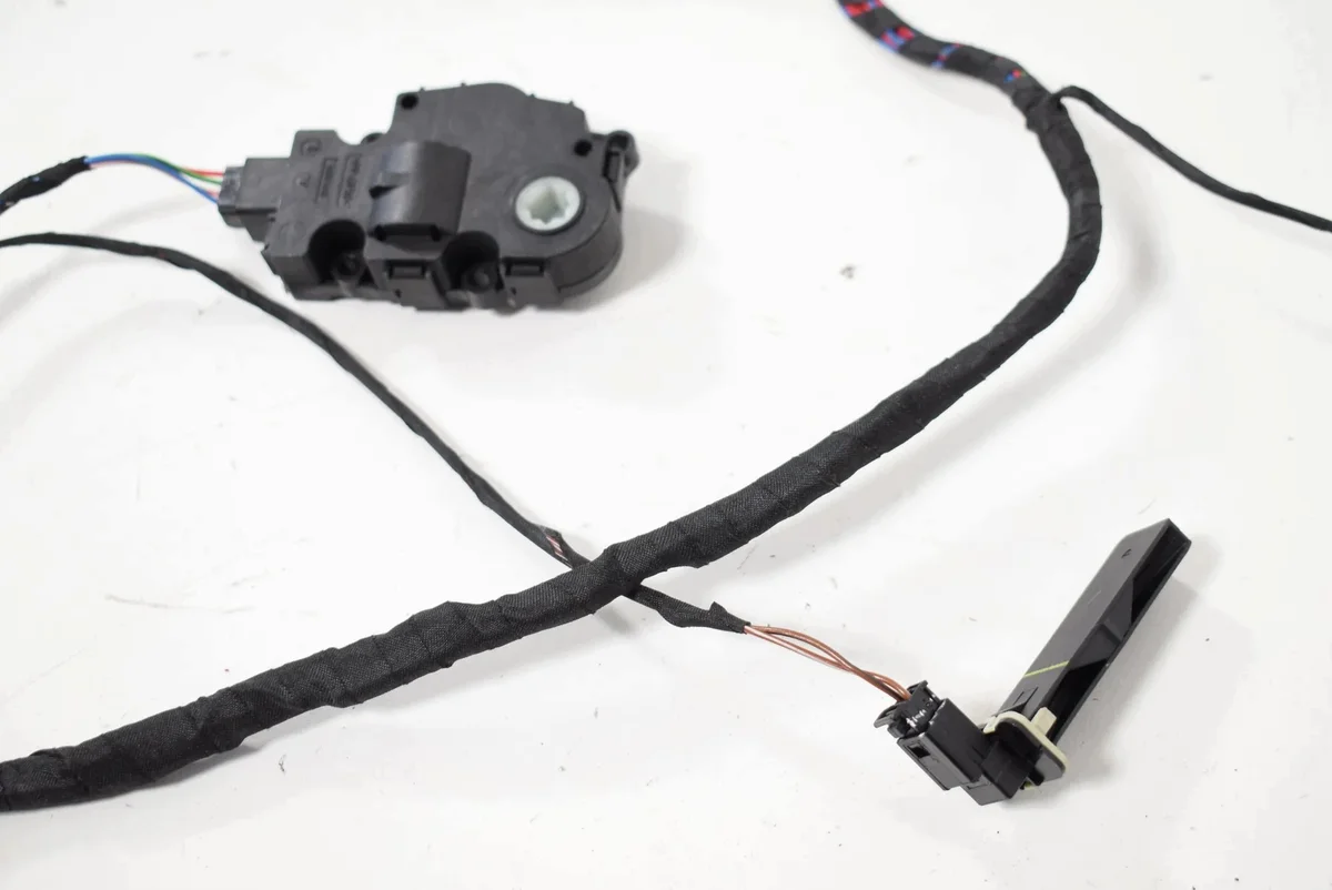 BMW 4 Coupe F32 F82 Heizungsregelventil image 3