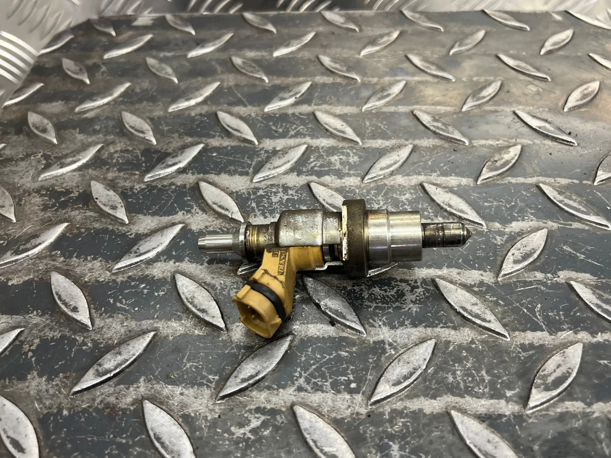 Iniettore DPF Lexus IS 220D 23710-26011