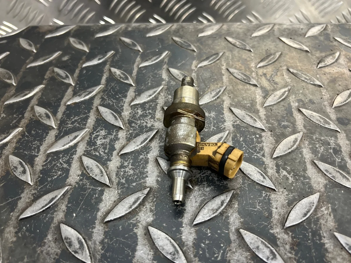 Injetor DPF Lexus IS 220D 23710-26011 Usado image 3
