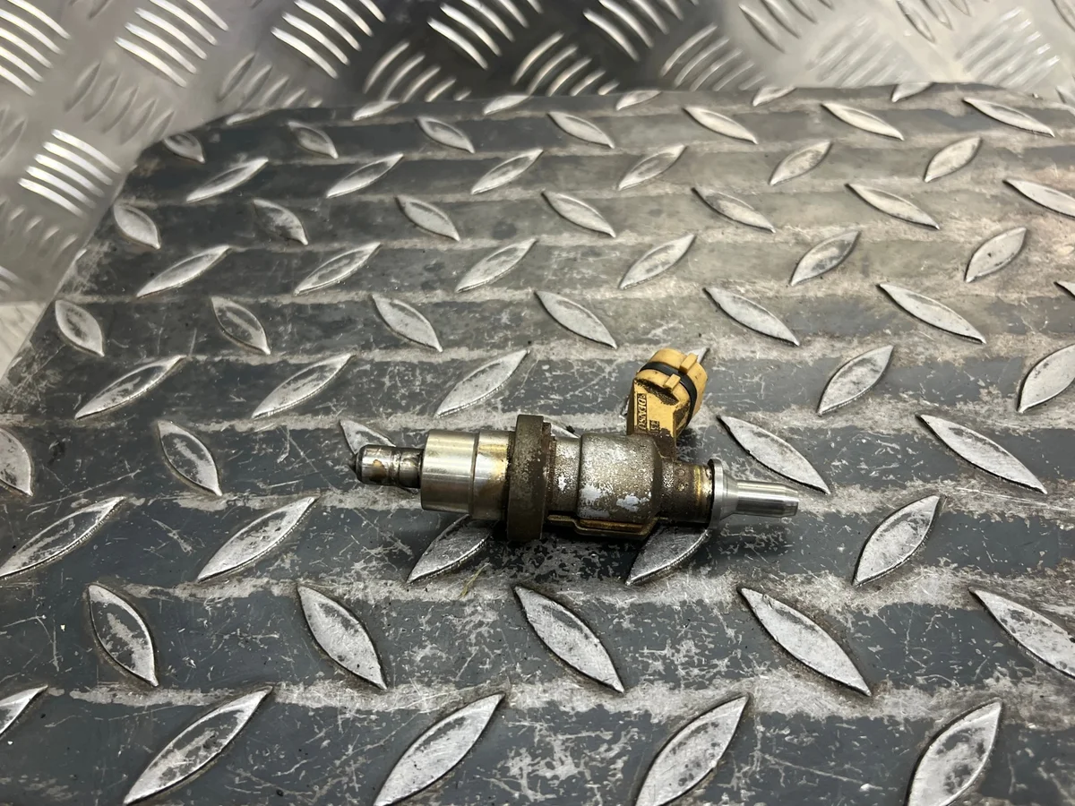 Injetor DPF Lexus IS 220D 23710-26011 Usado image 4