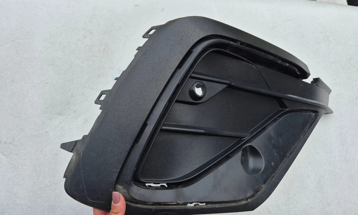 Rejilla Parachoques VW Tiguan II Allspace Usada image 6