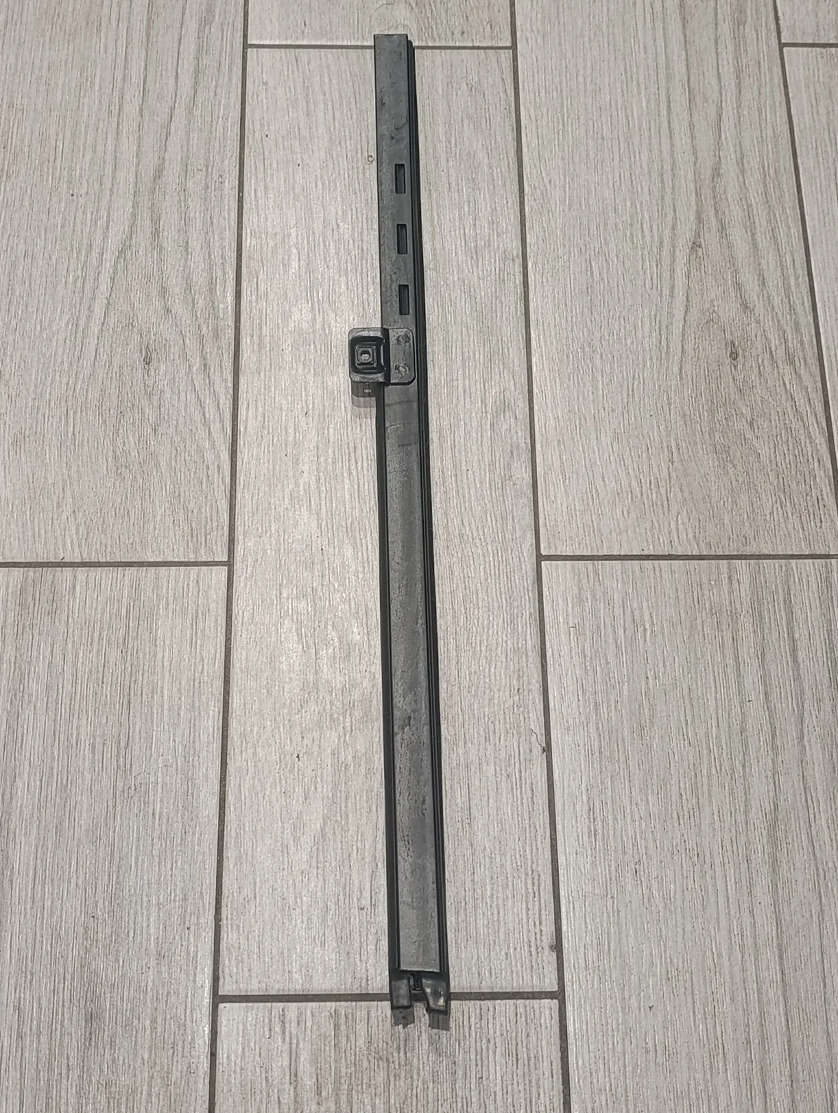 Opel Corsa D Rear Door Window Guide image 4