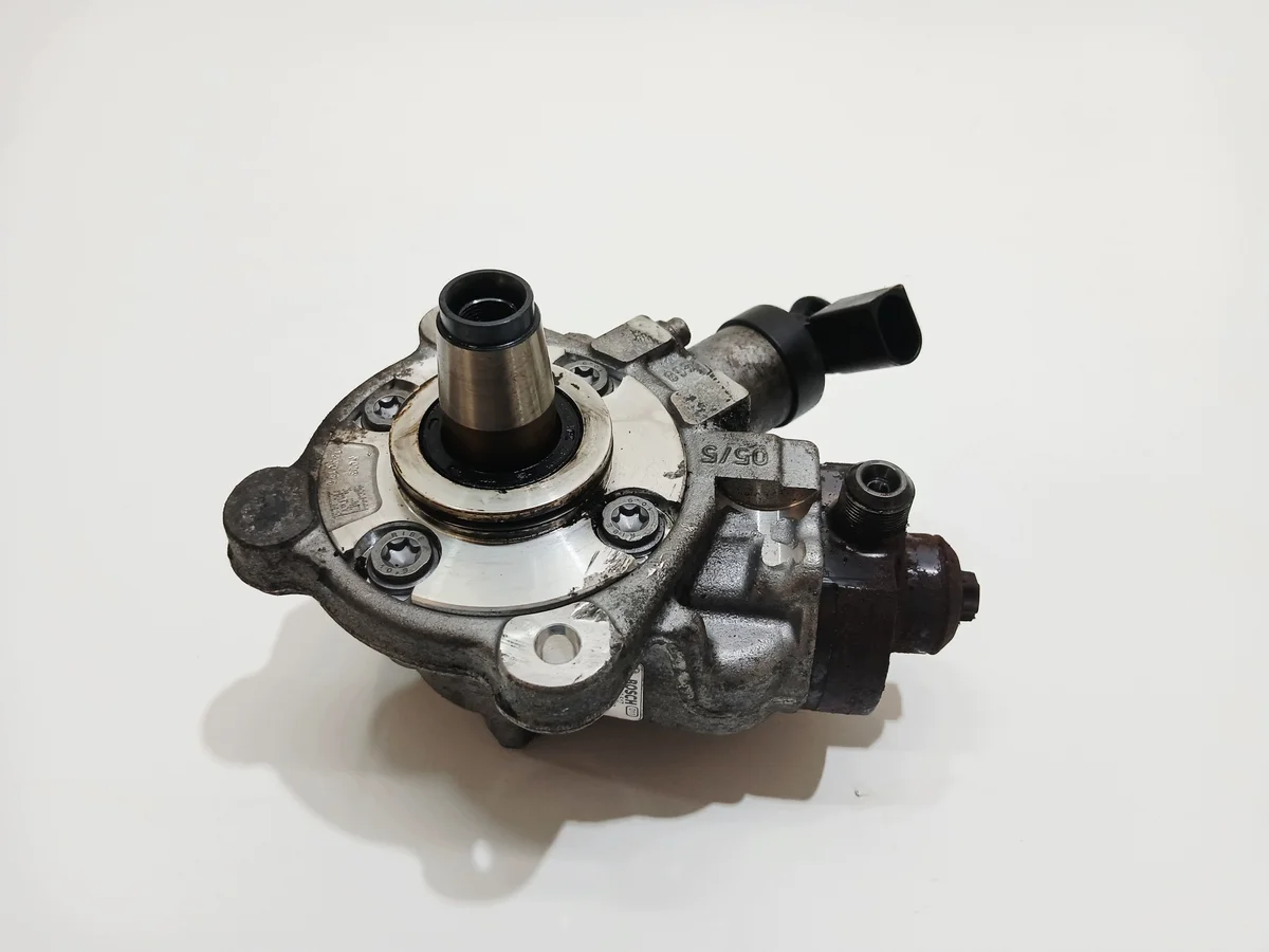 Bränslepump BMW E90 E91 N47 7810696 image 3