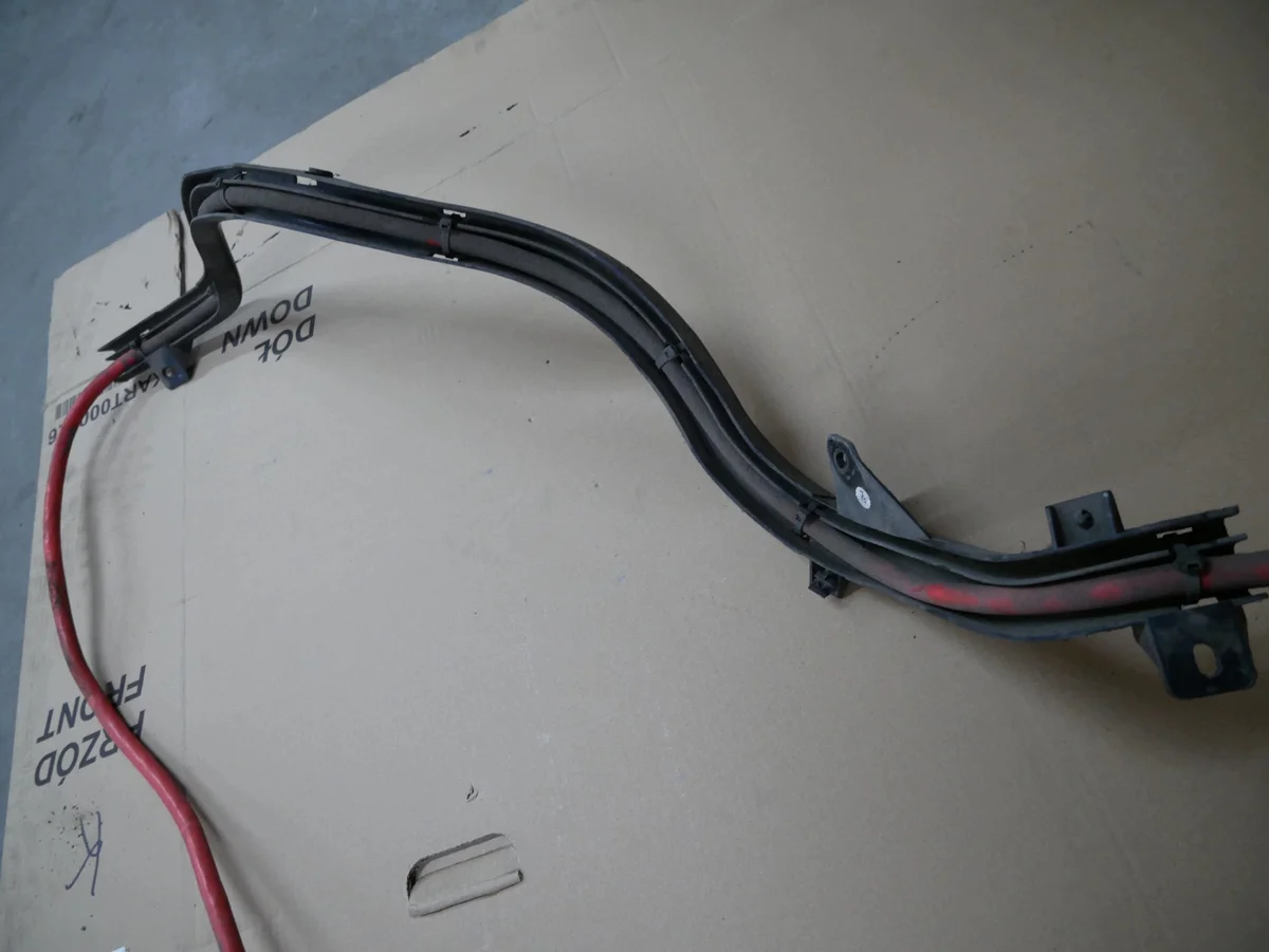 BMW E90/E91/E92/E93 Batterikabel Positiv