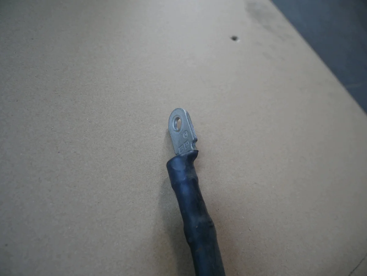 BMW E90 E91 E92 E93 Batterie Plus Kabel image 5
