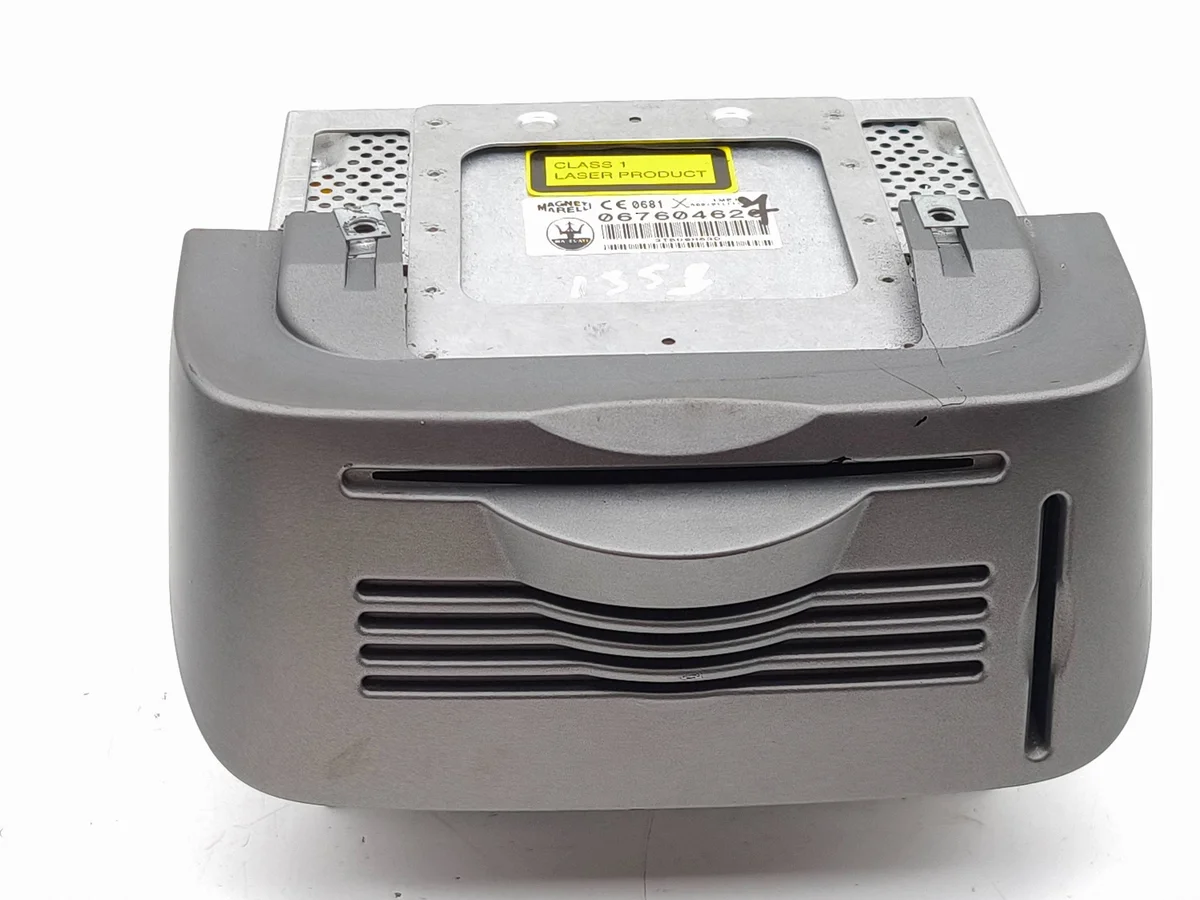 Maserati Coupe 2003 CD/DVD Changer 067604620