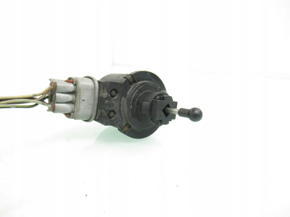 Moteur Xenon Mazda 3 BK A1089304-8651000650 image 4