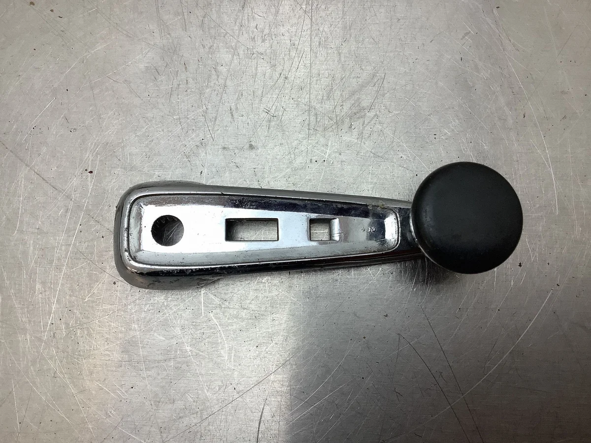 Maniglia alzacristallo posteriore Mercedes S123