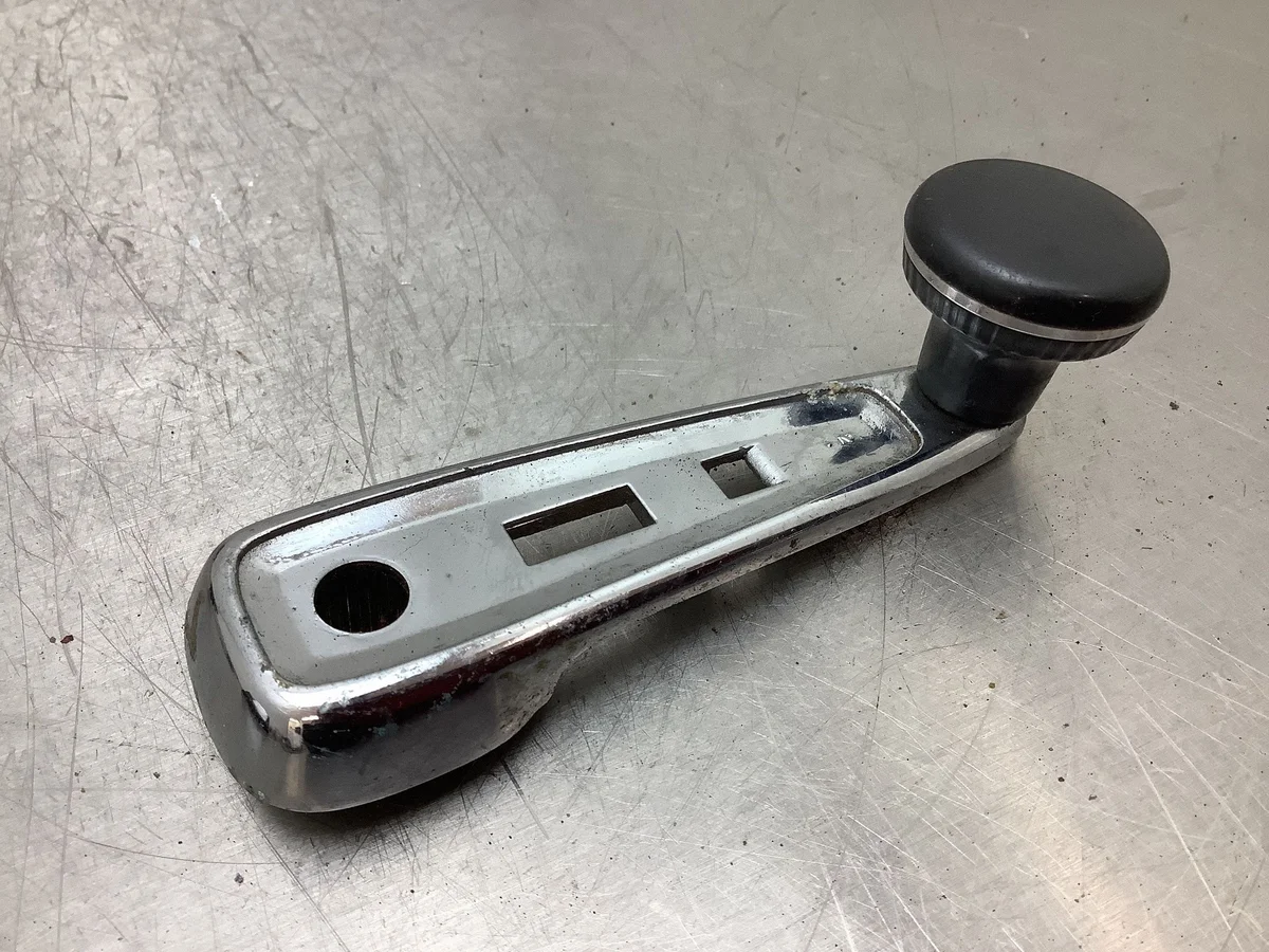 Manivela Vidro Traseira Mercedes-Benz S123 MBL32409