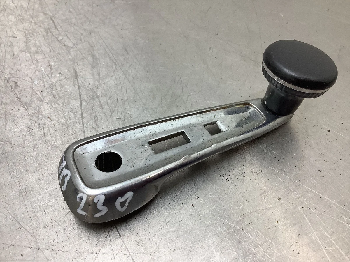 Manivela Vidro Mercedes S123 Frente MBL32408