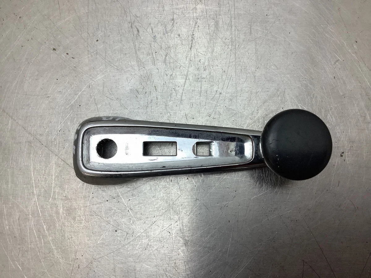 Maniglia alzacristallo posteriore Mercedes S123