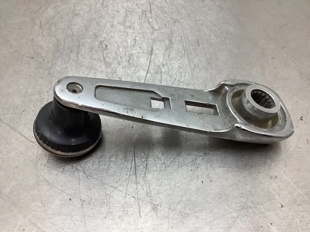Kurbel Fensterheber hinten Mercedes S123 image 3