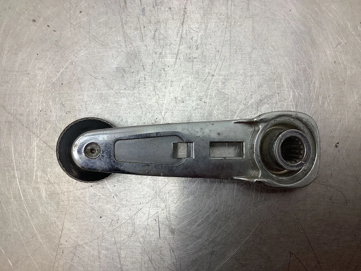 Kurbel Fensterheber hinten Mercedes S123 image 4