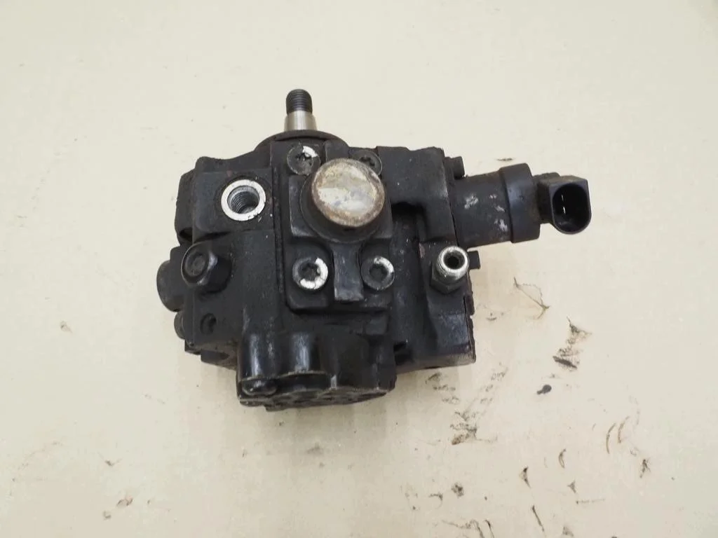 Sensor Bomba Inyectora Audi A6 C6 A4 B7 2.7 TDI image 3
